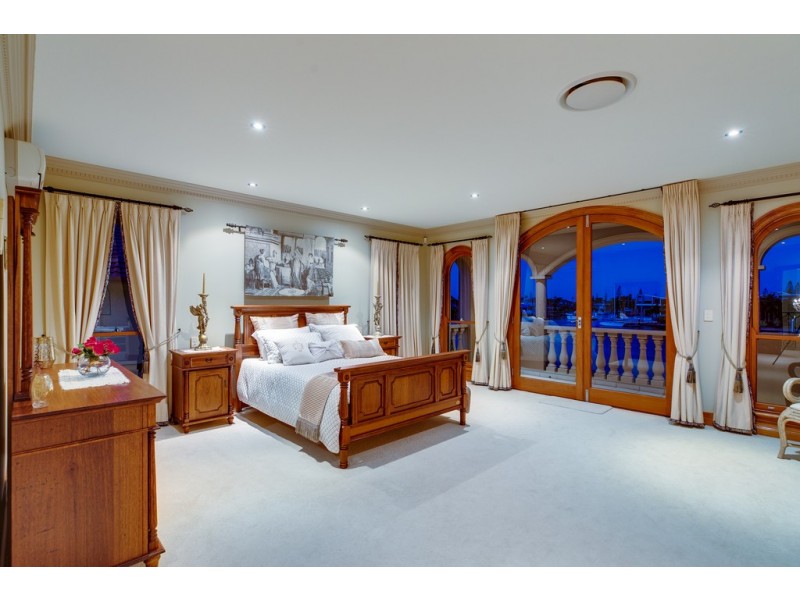 24 Cayman Crescent, Raby Bay QLD 4163