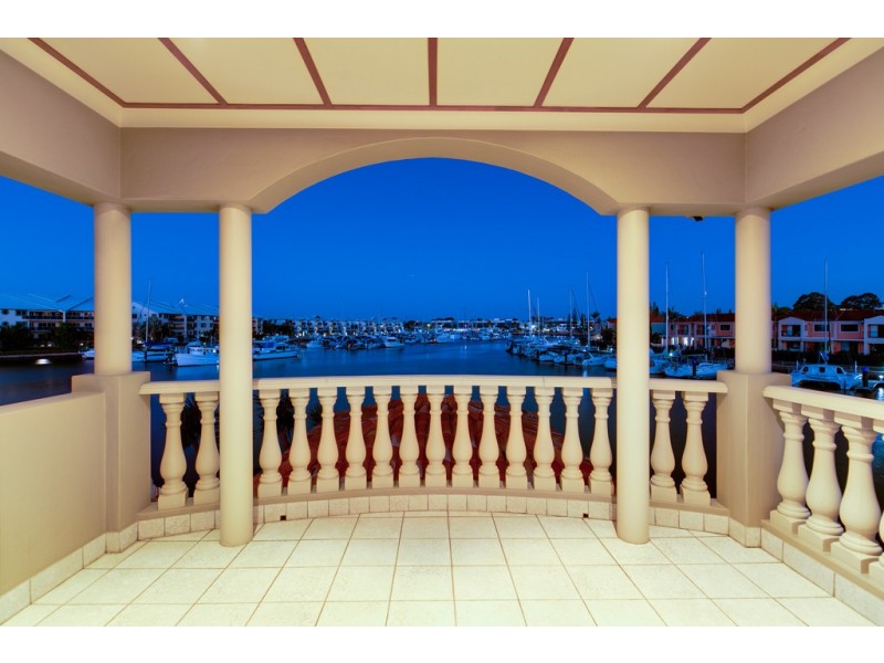 24 Cayman Crescent, Raby Bay QLD 4163