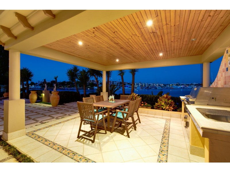 24 Cayman Crescent, Raby Bay QLD 4163