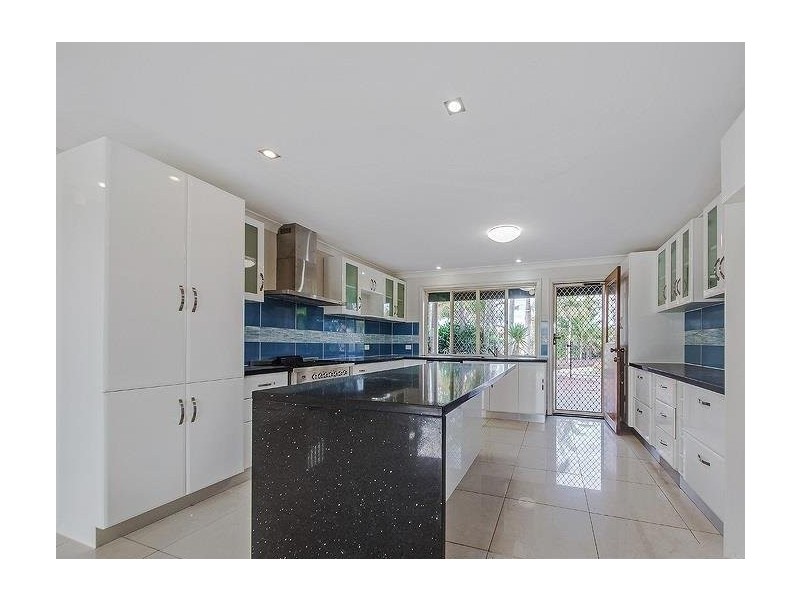 115 Masthead Drive, Raby Bay QLD 4163