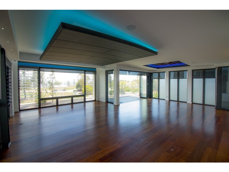 17 Portsmouth Place, Raby Bay QLD 4163