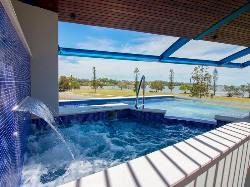 17 Portsmouth Place, Raby Bay QLD 4163