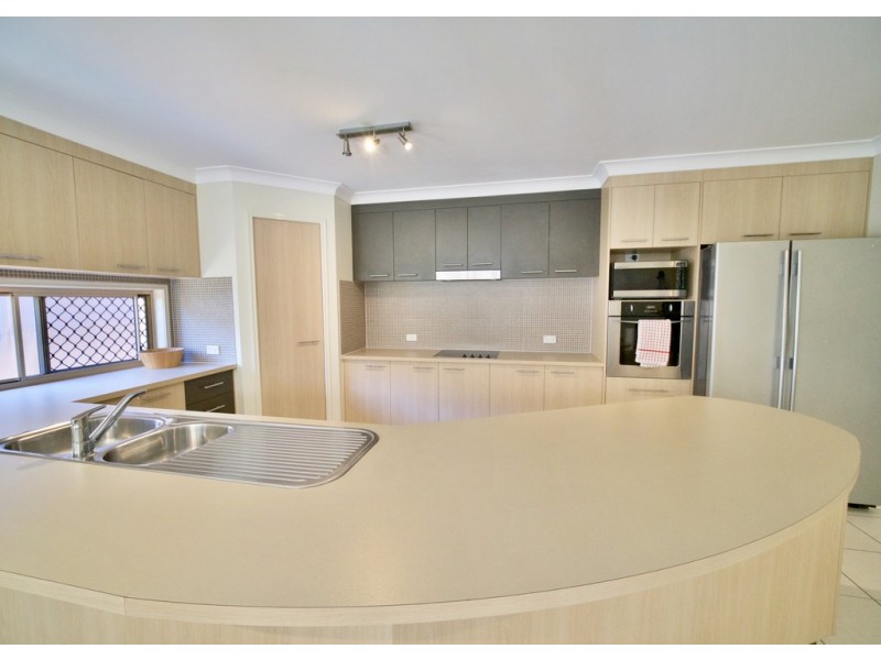 3 Uhlmann Street, Wakerley QLD 4154