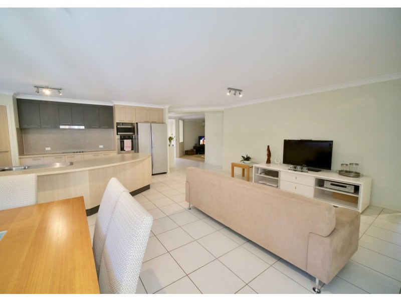 3 Uhlmann Street, Wakerley QLD 4154