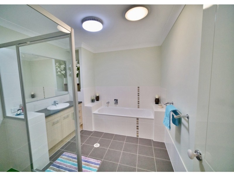 3 Uhlmann Street, Wakerley QLD 4154