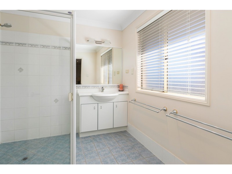 4 Orpheus Place, Redland Bay QLD 4165
