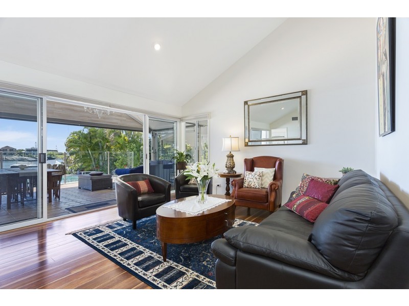 27 Seahaven Court, Raby Bay QLD 4163