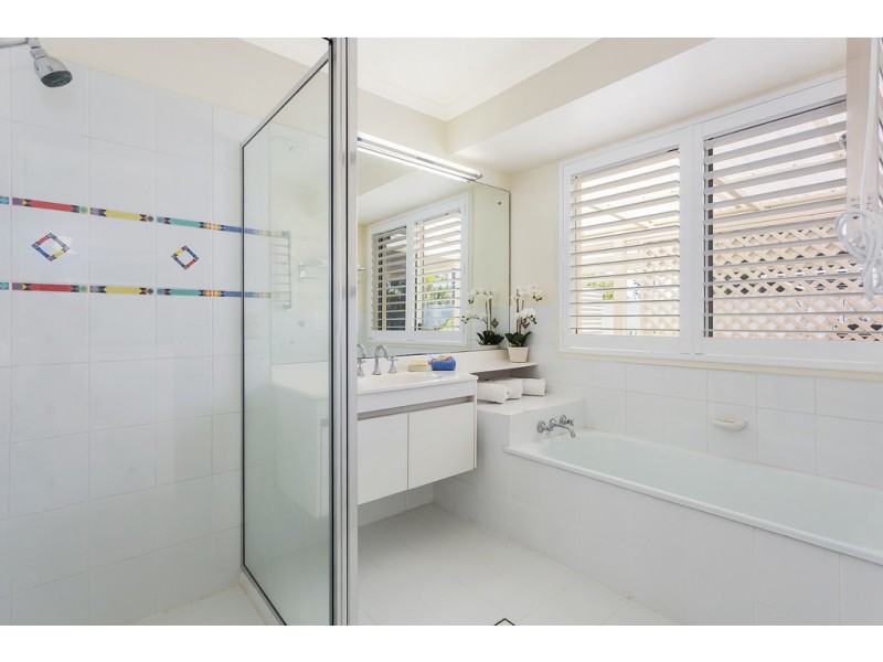 27 Seahaven Court, Raby Bay QLD 4163