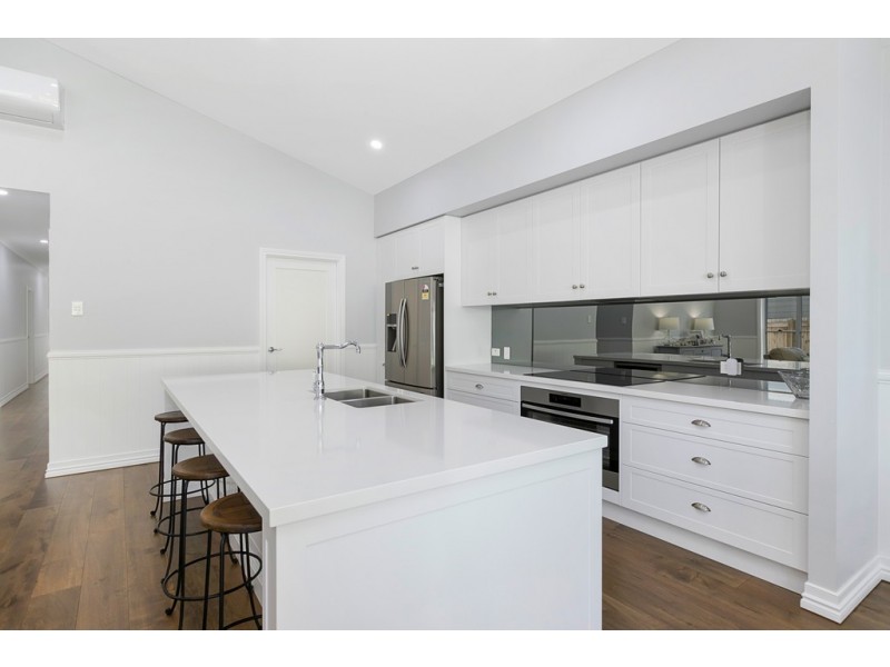 15 Russell Street, Cleveland QLD 4163