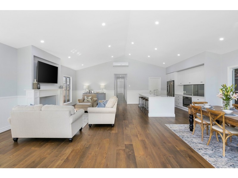 15 Russell Street, Cleveland QLD 4163