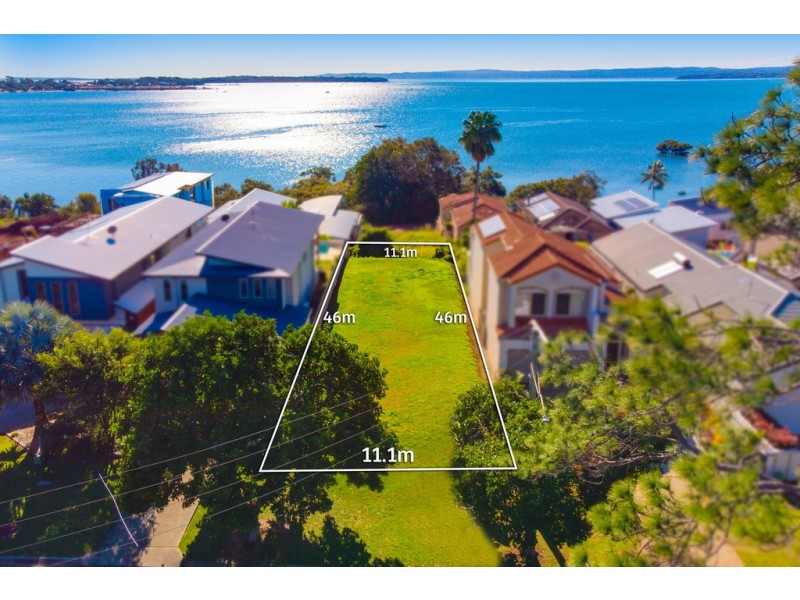 4 Gray Street, Redland Bay QLD 4165