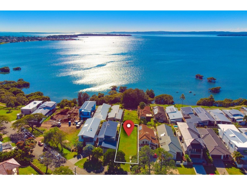 4 Gray Street, Redland Bay QLD 4165