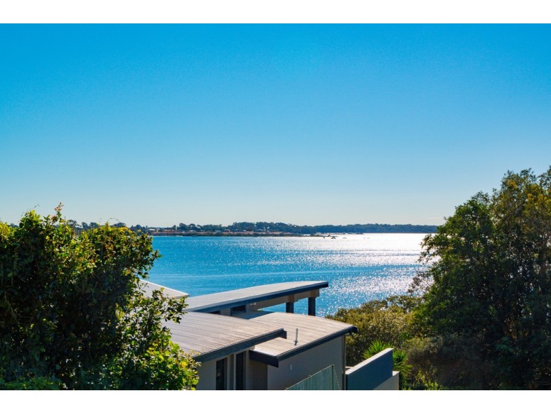 4 Gray Street, Redland Bay QLD 4165