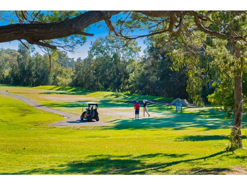 4 Gray Street, Redland Bay QLD 4165