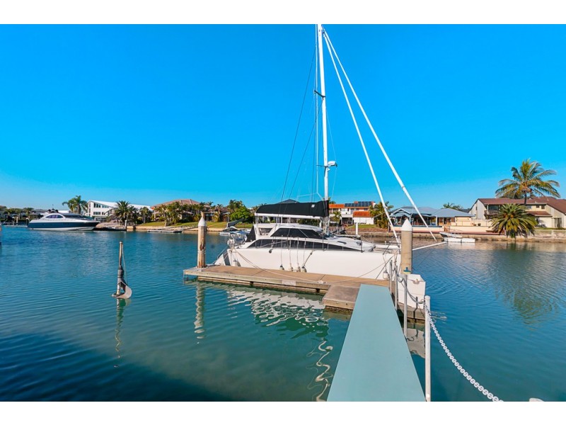 18 Captains Court, Raby Bay QLD 4163