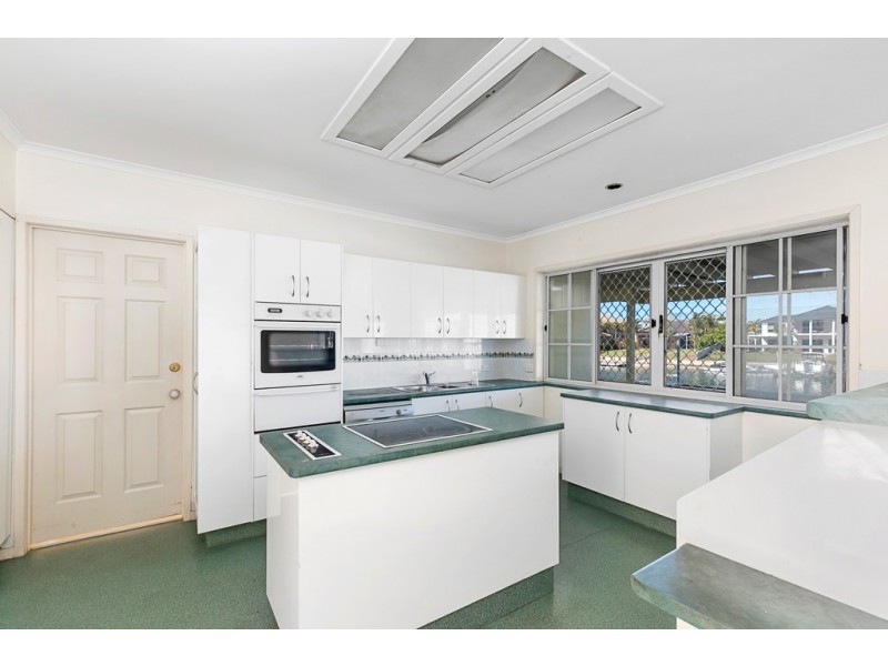 18 Captains Court, Raby Bay QLD 4163