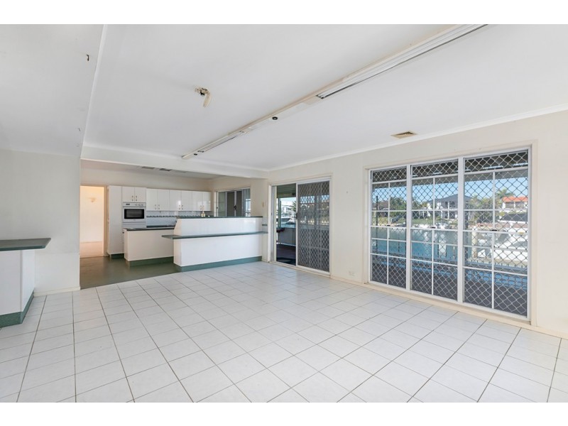 18 Captains Court, Raby Bay QLD 4163