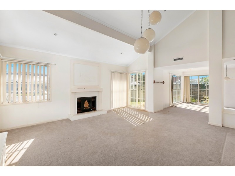 18 Captains Court, Raby Bay QLD 4163