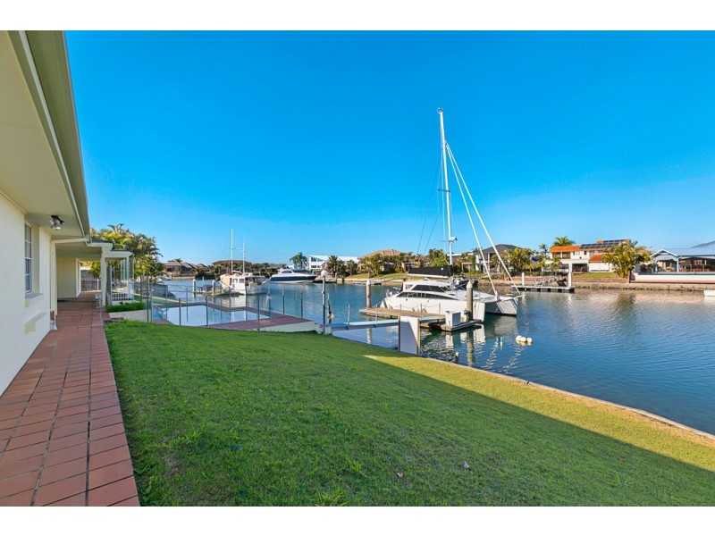 18 Captains Court, Raby Bay QLD 4163