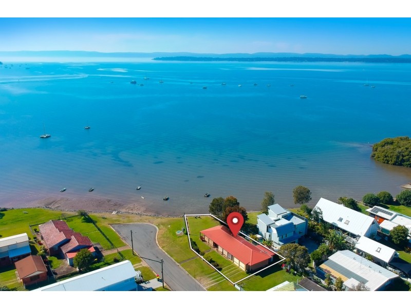 4 Pelican Street, Victoria Point QLD 4165