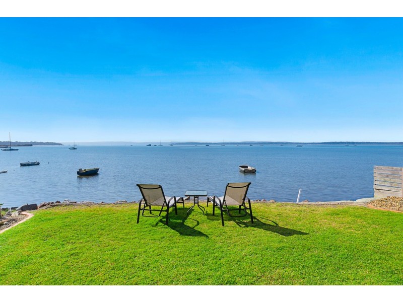 4 Pelican Street, Victoria Point QLD 4165