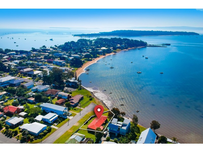 4 Pelican Street, Victoria Point QLD 4165