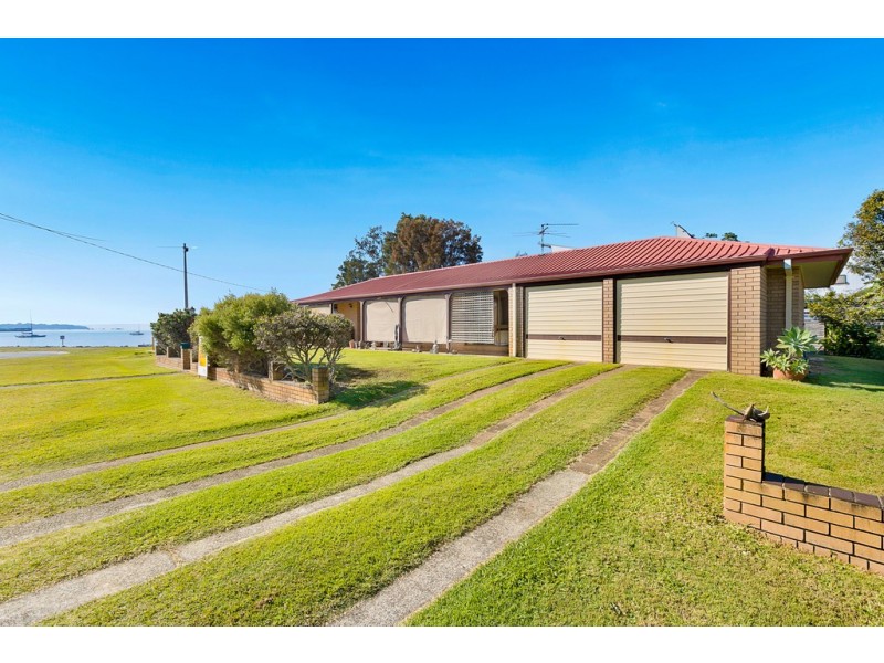 4 Pelican Street, Victoria Point QLD 4165