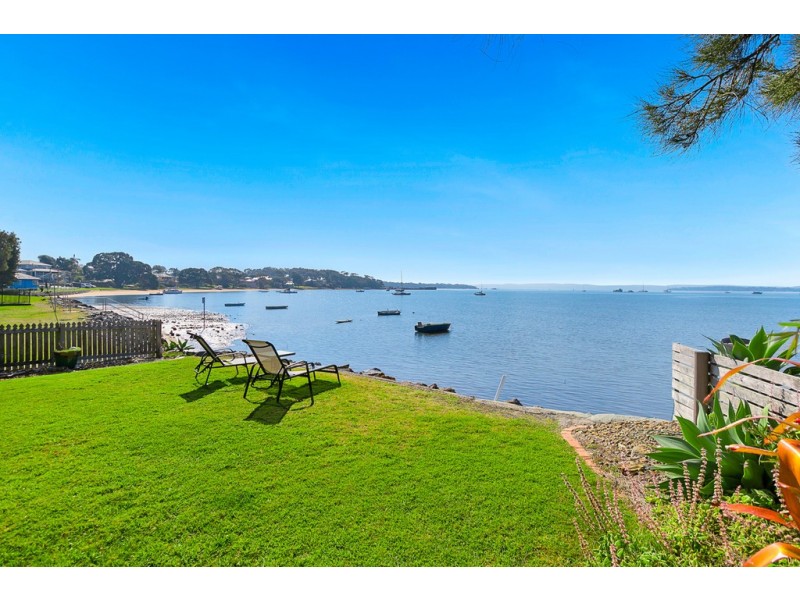 4 Pelican Street, Victoria Point QLD 4165