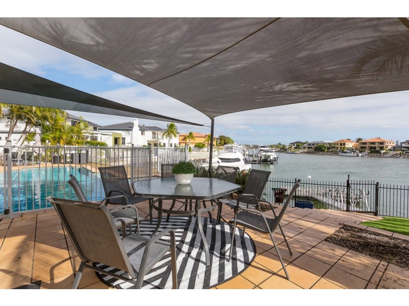 4 Raby Bay Boulevard, Raby Bay QLD 4163