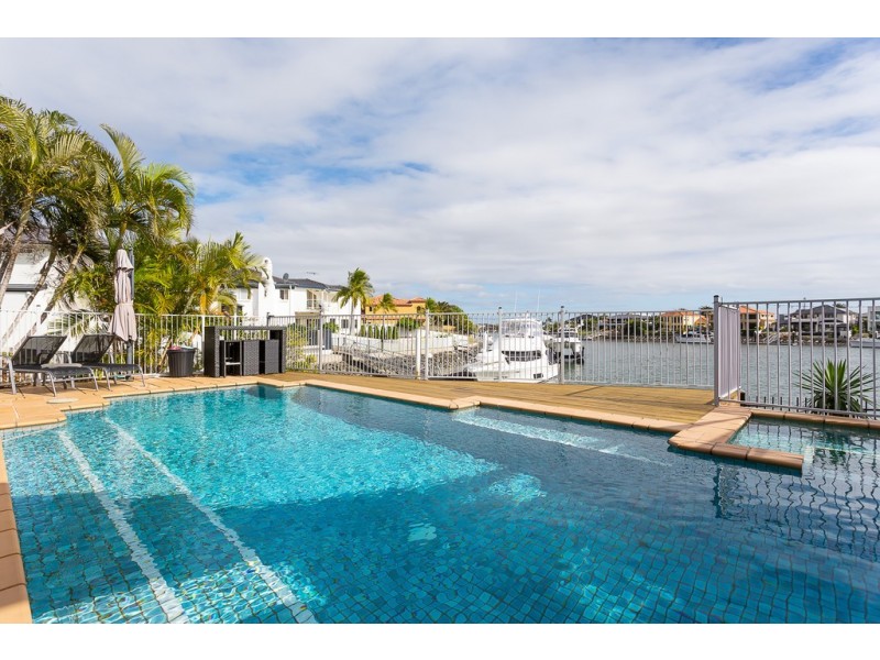 4 Raby Bay Boulevard, Raby Bay QLD 4163