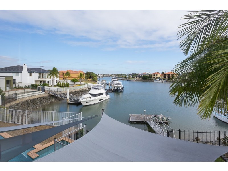 4 Raby Bay Boulevard, Raby Bay QLD 4163