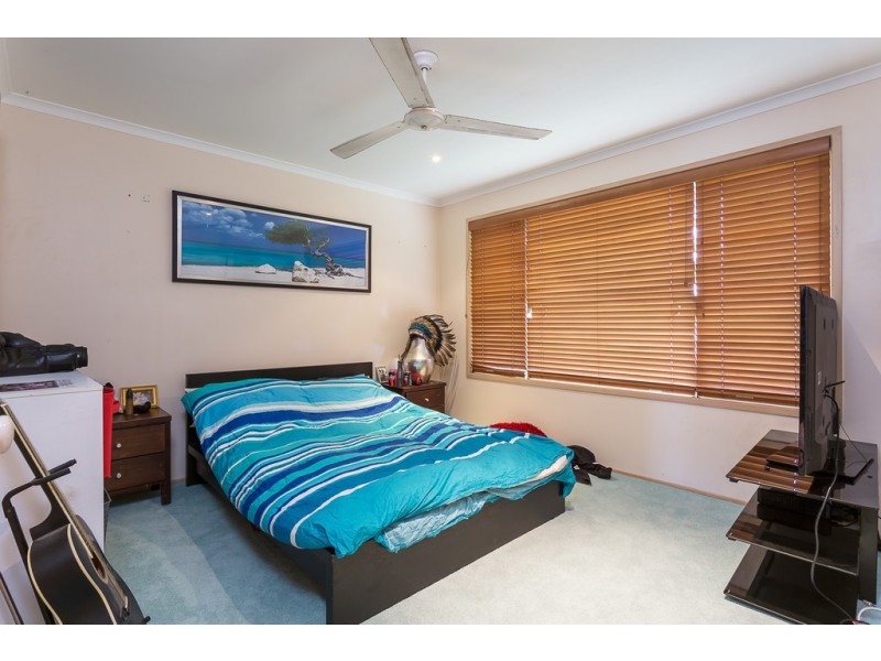 4 Raby Bay Boulevard, Raby Bay QLD 4163