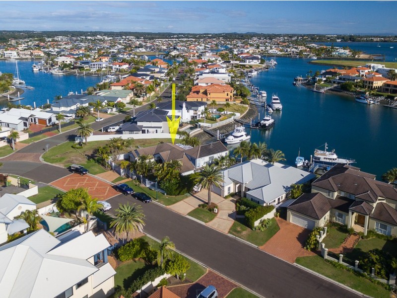 4 Raby Bay Boulevard, Raby Bay QLD 4163