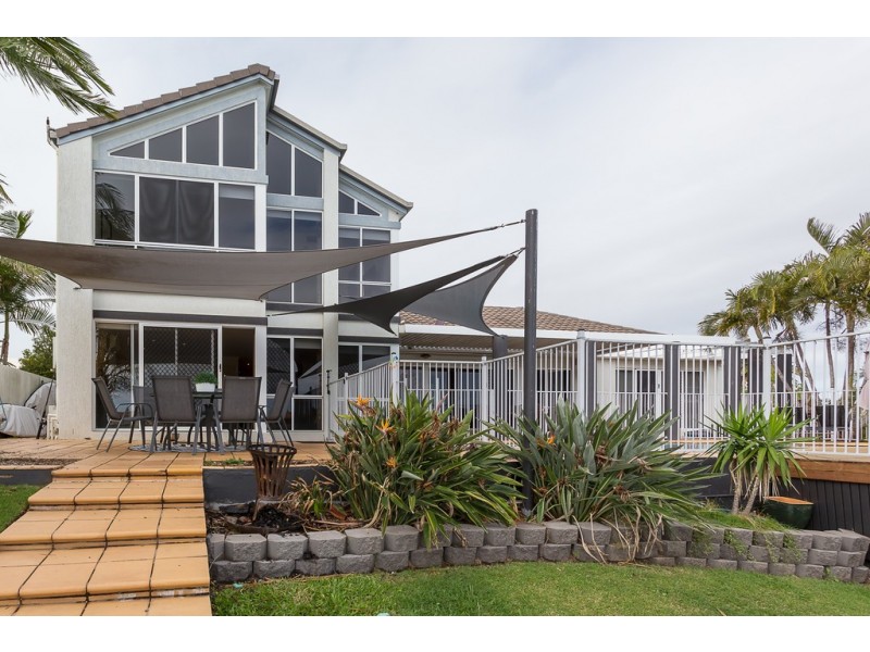 4 Raby Bay Boulevard, Raby Bay QLD 4163