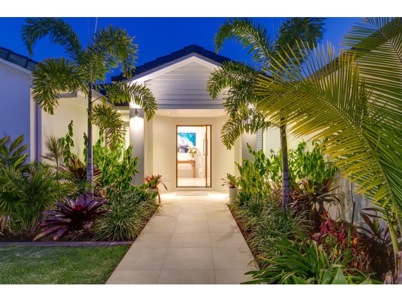 8 Marram Court, Raby Bay QLD 4163