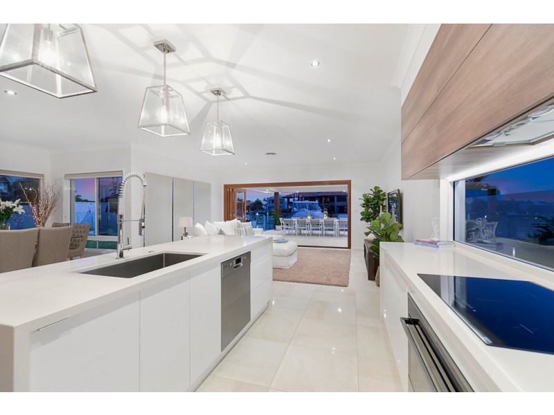 8 Marram Court, Raby Bay QLD 4163