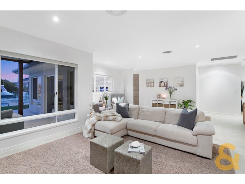 8 Marram Court, Raby Bay QLD 4163