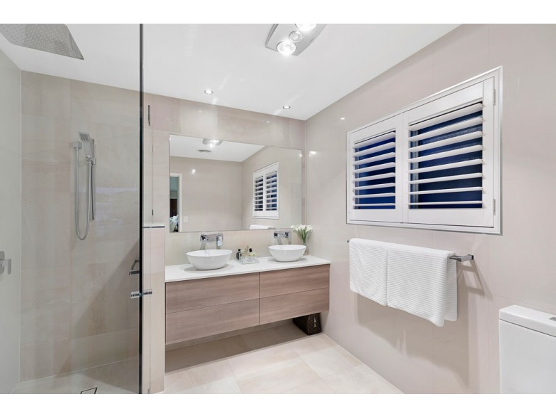 8 Marram Court, Raby Bay QLD 4163