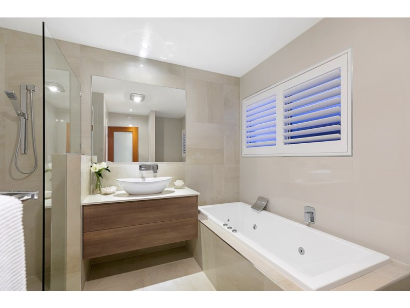 8 Marram Court, Raby Bay QLD 4163