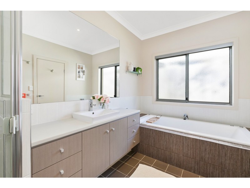 72 Denham Boulevard, Redland Bay QLD 4165