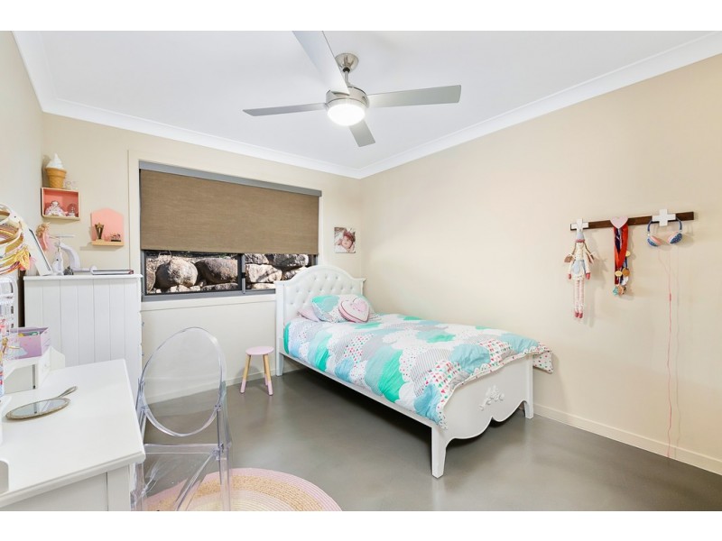 72 Denham Boulevard, Redland Bay QLD 4165