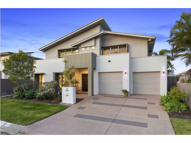 2/19 Anchorage Drive, Raby Bay QLD 4163