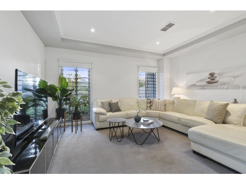 2/19 Anchorage Drive, Raby Bay QLD 4163