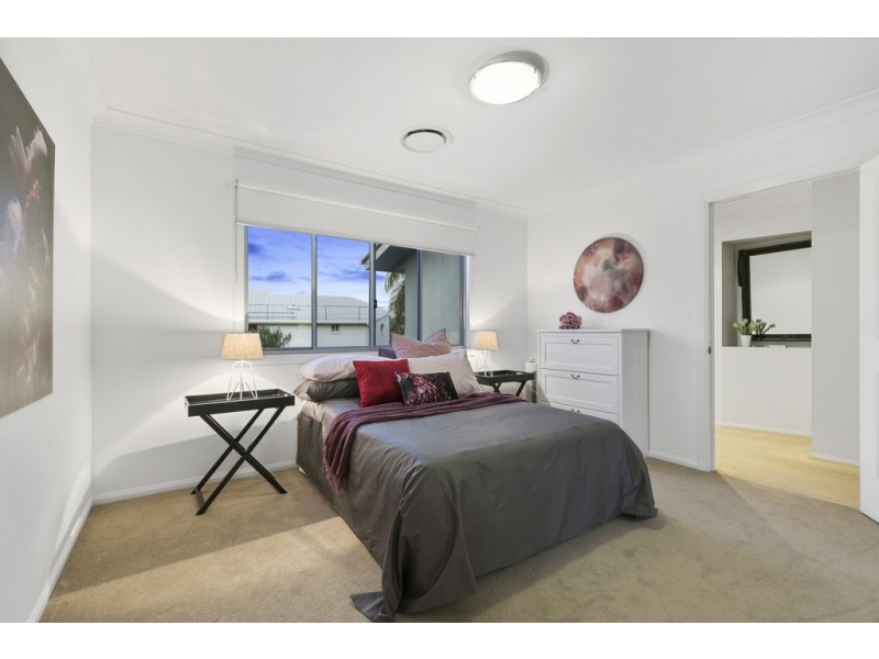2/19 Anchorage Drive, Raby Bay QLD 4163