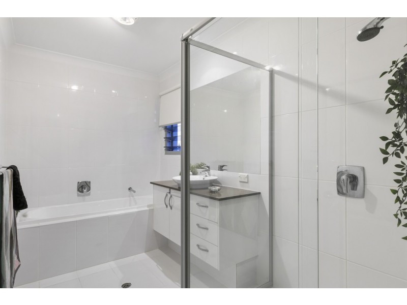 2/19 Anchorage Drive, Raby Bay QLD 4163