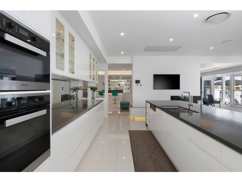 11 Captains Court, Raby Bay QLD 4163