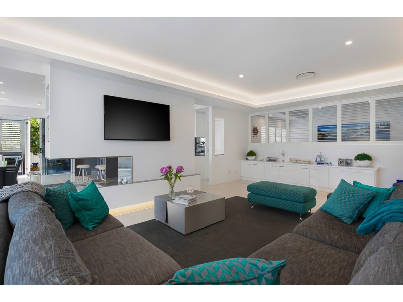 11 Captains Court, Raby Bay QLD 4163