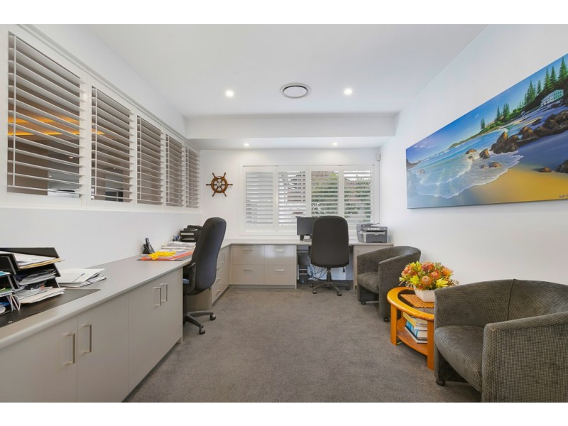 11 Captains Court, Raby Bay QLD 4163