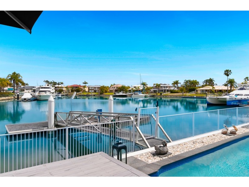 11 Captains Court, Raby Bay QLD 4163