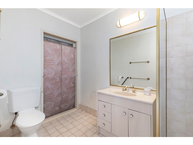 18 Captains Court, Raby Bay QLD 4163